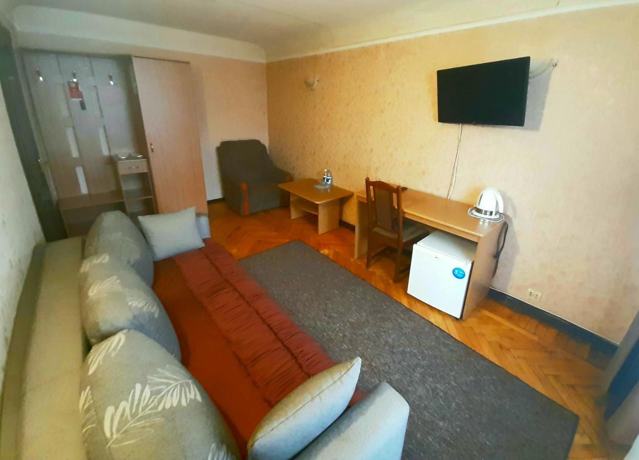 Tourist Hotel Harkiv Exterior foto