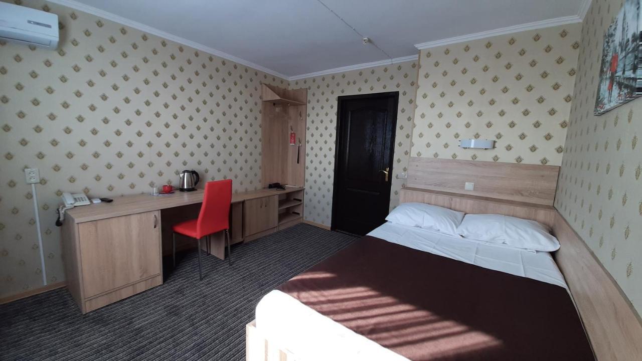 Tourist Hotel Harkiv Exterior foto