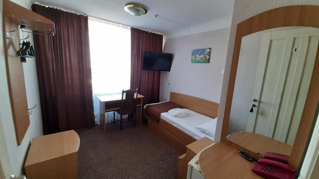 Tourist Hotel Harkiv Exterior foto