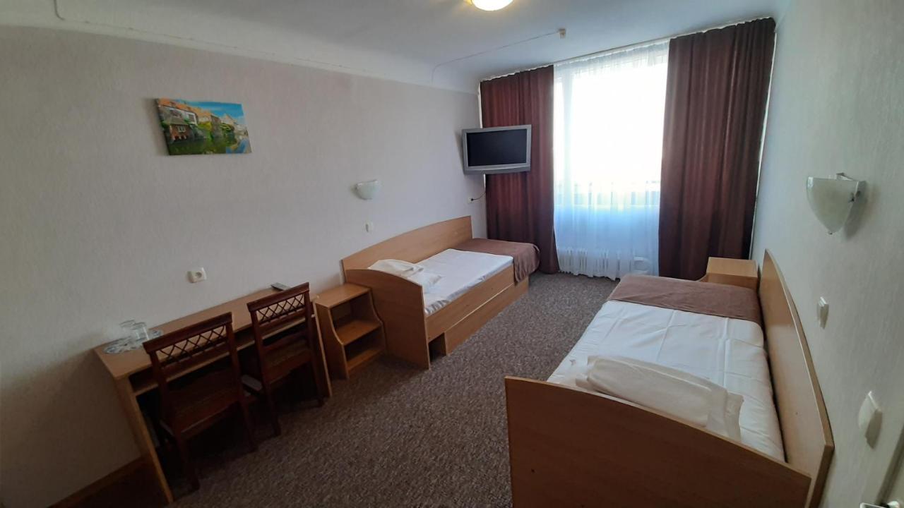 Tourist Hotel Harkiv Exterior foto